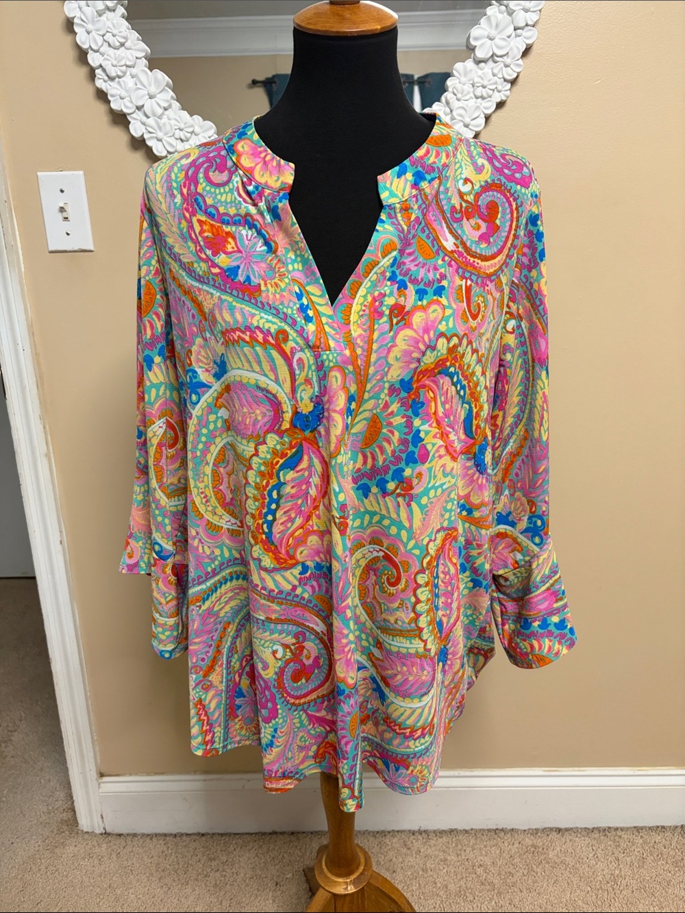 Dear Scarlett Women’s Multicolor Paisley Split-Neck Tunic